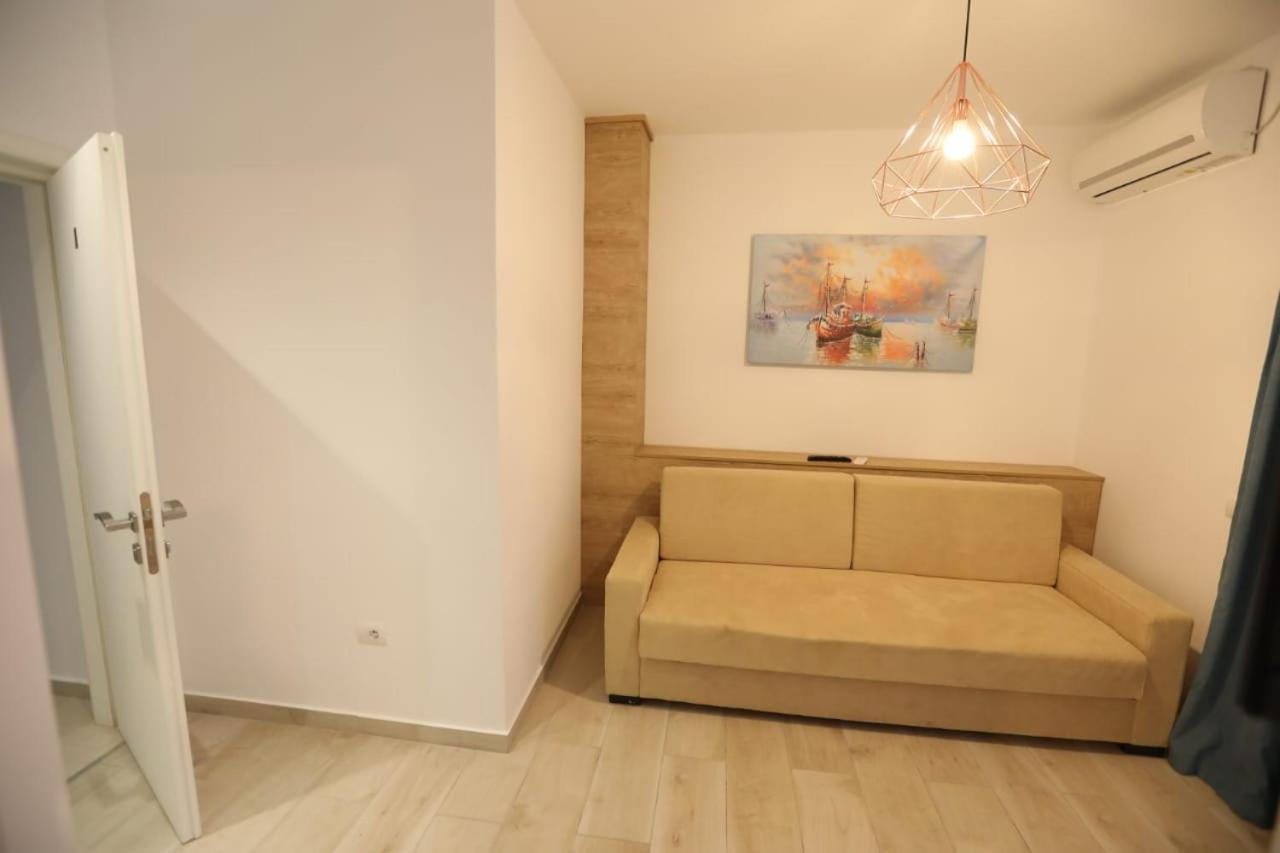 Apart-Hotel Alvi Sarande Exterior photo