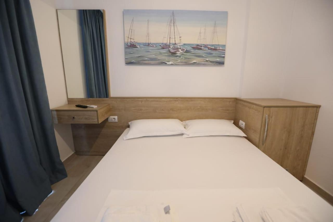 Apart-Hotel Alvi Sarande Exterior photo